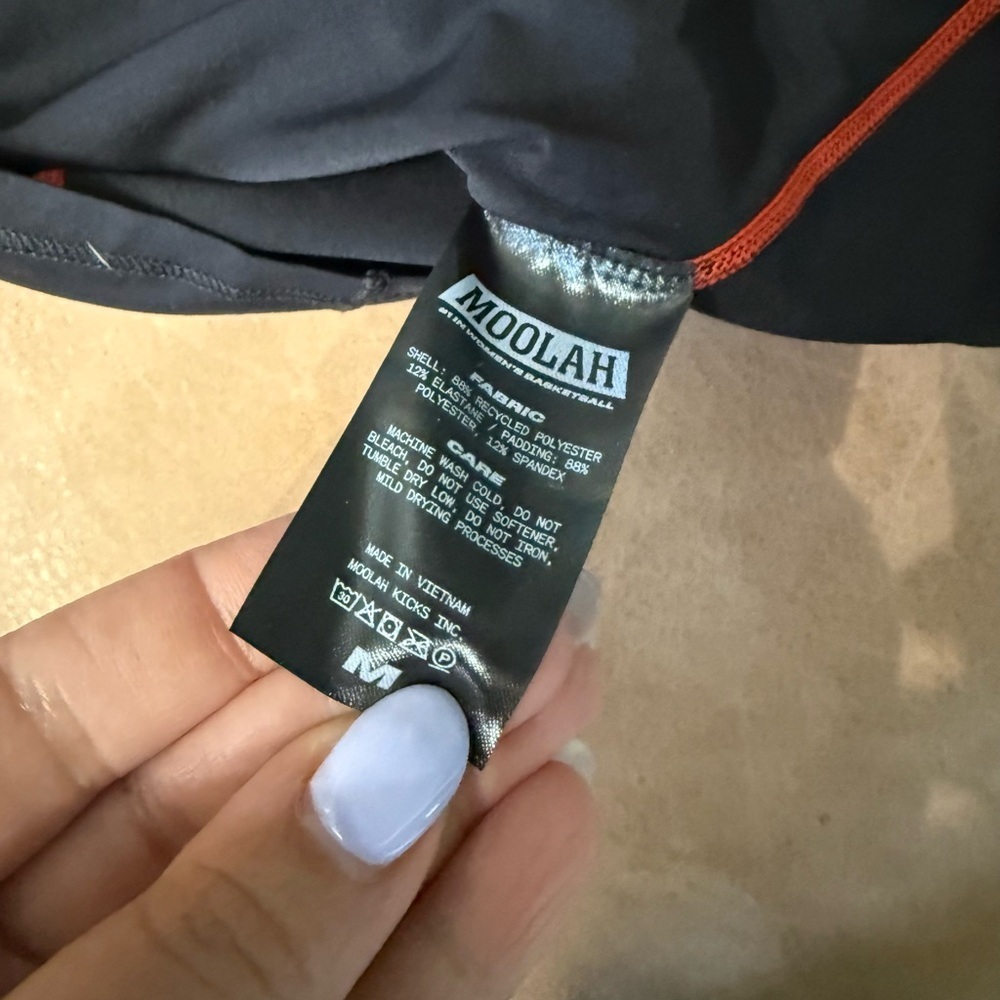 Moolah Women's Padded Compression Top Size Medium Cool/Breathable New - Picture 4 of 7